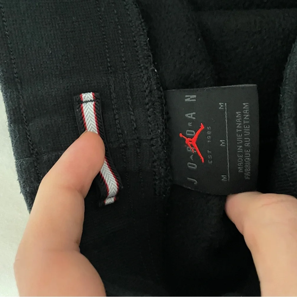 Jordan brand heavy weight diamond logo fleece short in black - Picture 6 of 10
